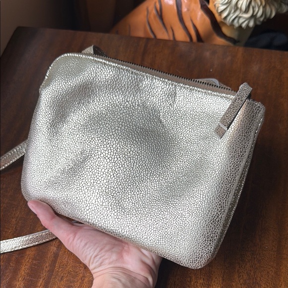 Eileen Fisher Gold Metallic Crossbody Bag - Picture 2 of 3